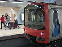 metro in Lissabon.