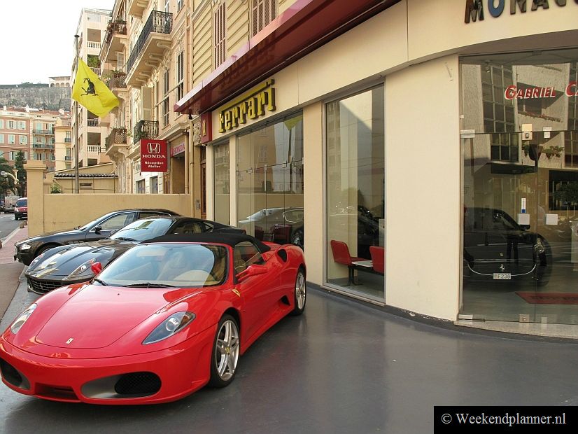 In Monaco kun je auto's en jachten kopen. Van sommige merken is het niet moeilijk een dealer te vinden.De attracties van Monaco.