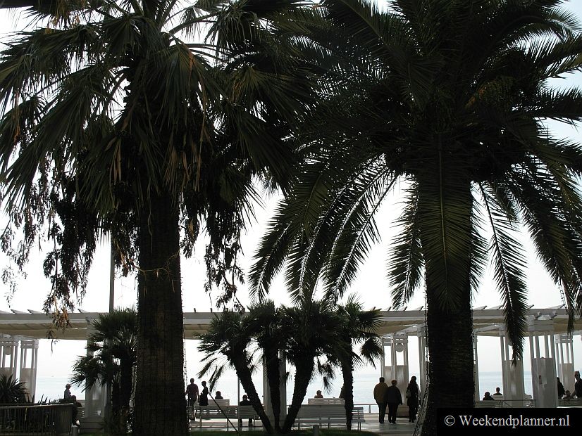 Dit paviljoen staat bij het strand aan de Promenade des Anglais tegenover Hotel Negresco.Tips: De attracties van Nice.