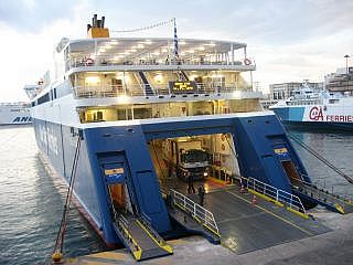 Autoveerpboot Paros
