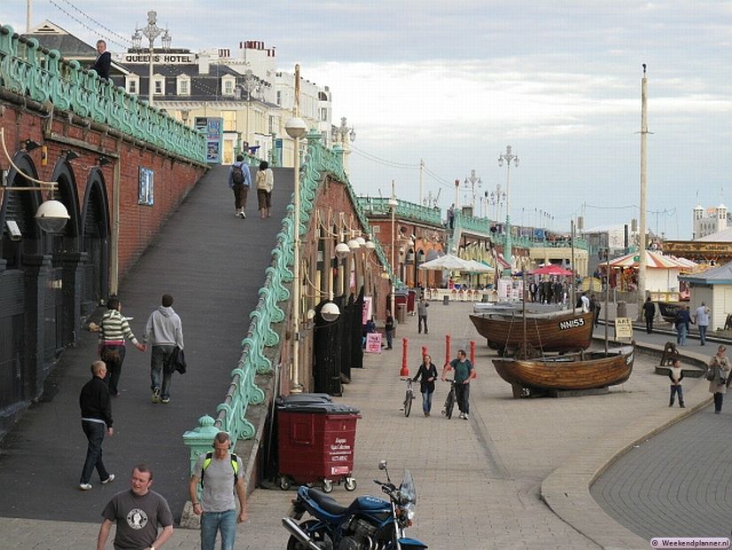 Zoals alle Britse badplaatsen is er op het strand veel te doen. Er is zelfs een draaimolen.