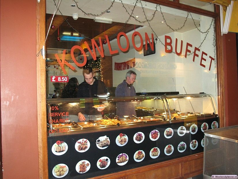 Voor minder dan tien pond kun je op veel plaatsen onbeperkt eten. Bij Mr. Wu eet je al voor  £ 8  maar echt lekker is het buffet van Kowloon in Gerrard Street. Tips:  Meer over Chinatown in Londen.