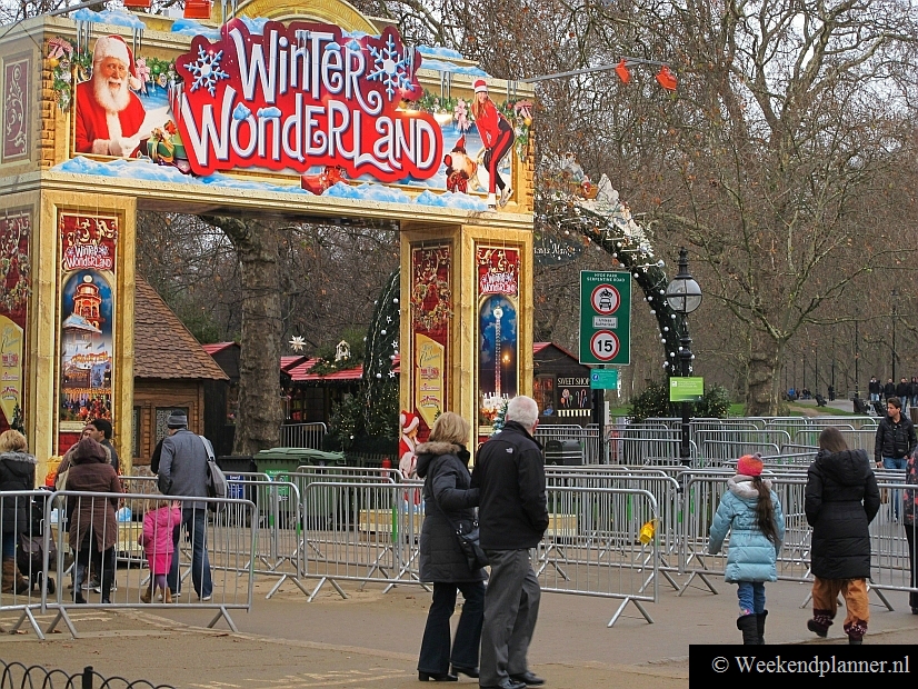 In november en december is er in Hyde Park het  Britse antwoord op de kerstmarkt, Winter Wonderland.