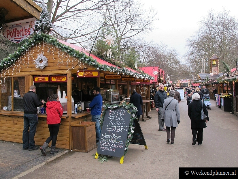 Op Winter Wonderland wordt dan een Duitse kerstmarkt gehouden, met poffertjes en Glühwein, maar ook met  Britse kerstlekkernijen. Er is ook een grote kermis. Tip: De kerstmarkt op WinterWonderland.