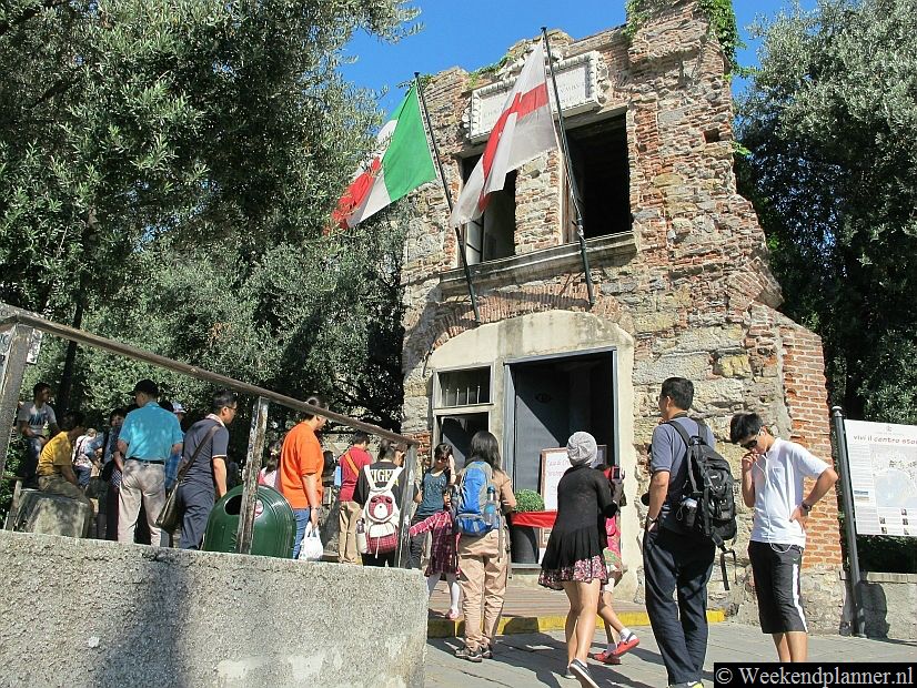 Ongeveer tien meter van de stadspoort Porta Soprana staat het geboortehuis van Columbus.Tips: Deze bezienswaardigheden in Genua moet je niet missen.