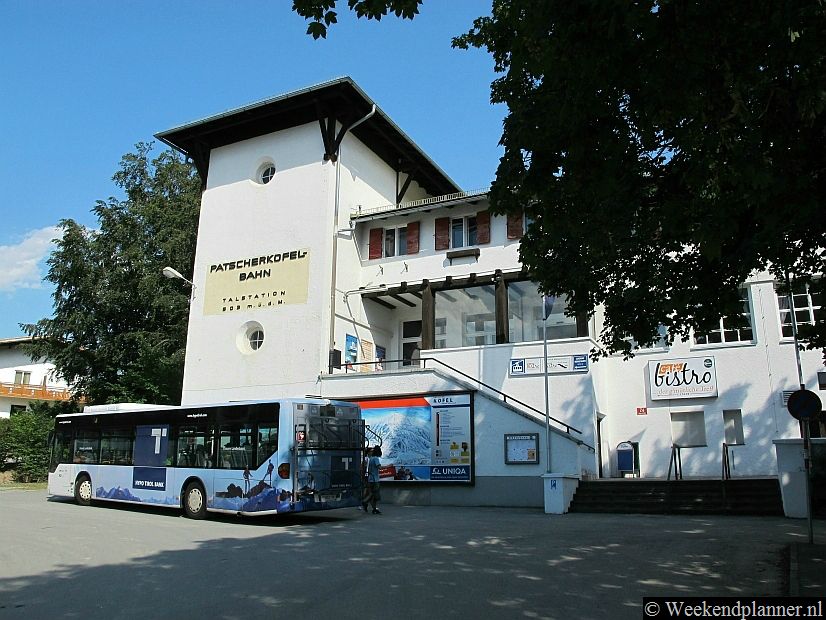De Patscherkofelbahn is een kabelbaan waarmee je naar de top van de berg Patscherkofel (2246 meter) kunt reizen. Op 1100 meter is nog een tussenstation en op 1950 meter is een bergstation..Tips: Vakantie in Igls-Innsbruck..