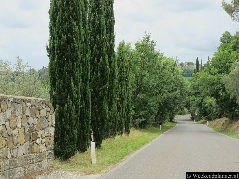 Een mooie route van Florence naar Siena door de Chanti is die via de mooie plaatsen Greve in Chianti, Panzano in Chianti, Radda in Chianti en Gaiole in Chianti.Tips: Autorijden in Noord-Italië.