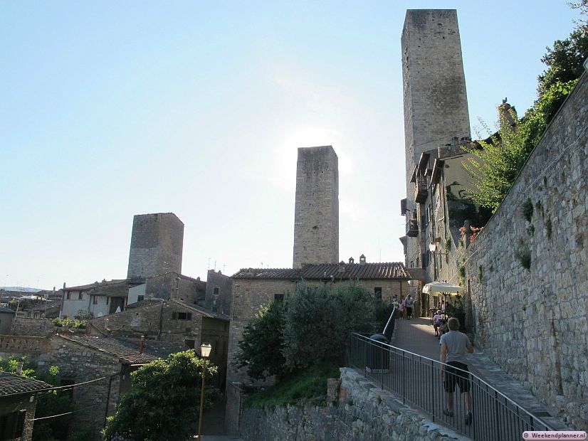 San Gimignano is bekend om de dertien torens in het centrum van de stad. In de 14de eeuw stonden er overigens 72 torens.Tip: De attracties in San Gimignano.