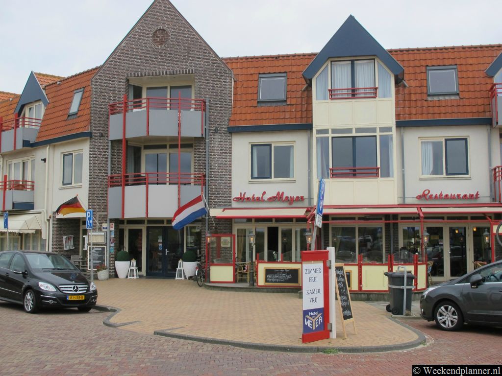Dit is een hotel en een restaurant vlakbij het strand van Bergen aan Zee. Tips: De hotels en vakantiehuizen in Bergen aan Zee.
