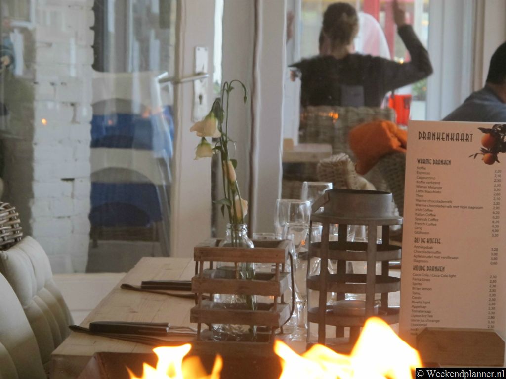 In het gezellige restaurant de Golf van Bergen kun je bijkomen van een lange strandwandeling bij een vuurtje. Het restaurant ligt bij de opgang naar het strand in Bergen aan Zee. Tips: Een dagje uitwaaien op het strand.