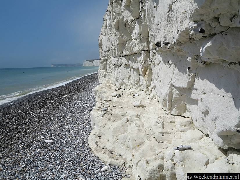 Ieder jaar verdwijnt er ongeveer een meter aan witte krijtrotsen in zee. Sussex wordt dus een meter per jaar kleiner. Foto's van een bezoek aan de omgeving van Eastbourne.