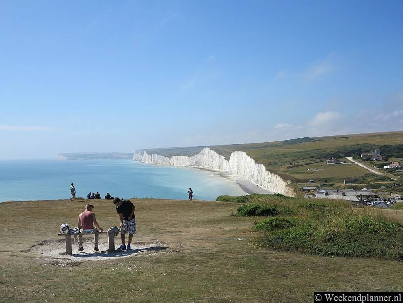 De Seven Sisters is een serie krijtrotsen bij Birling Gap in East-Sussex, ongeveer 8 km van het centrum van Eastbourne. Tips: De attracties bij de Seven Sisters.