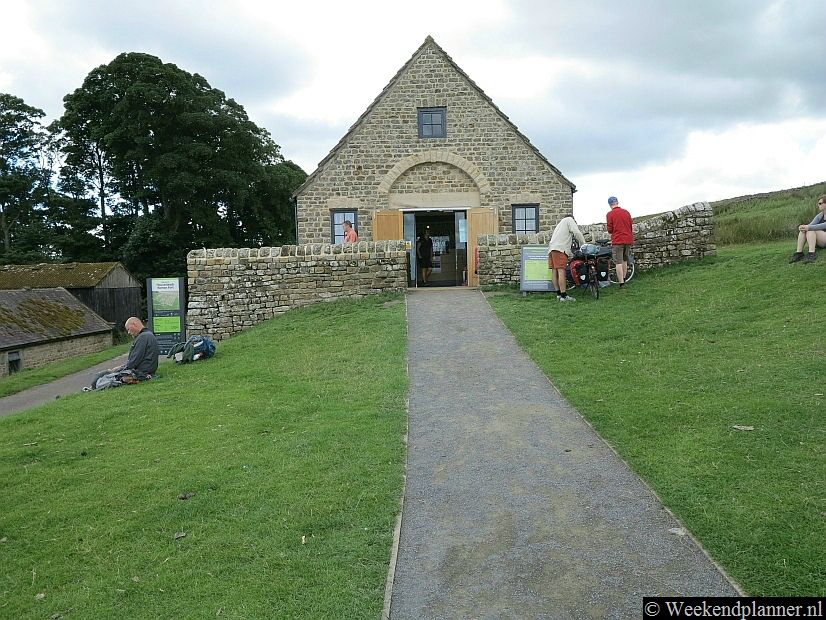 Bij het fort is een klein museum waar ook een model van het fort staat zoals het er vroeger uit moet hebben gezien. Als je het museum of het fort in wilt moet je een kaartje kopen. Als je alleen maar rond het fort wilt lopen is het gratis.Tip: De attracties van Hadran's Wall in Noord-Engeland.