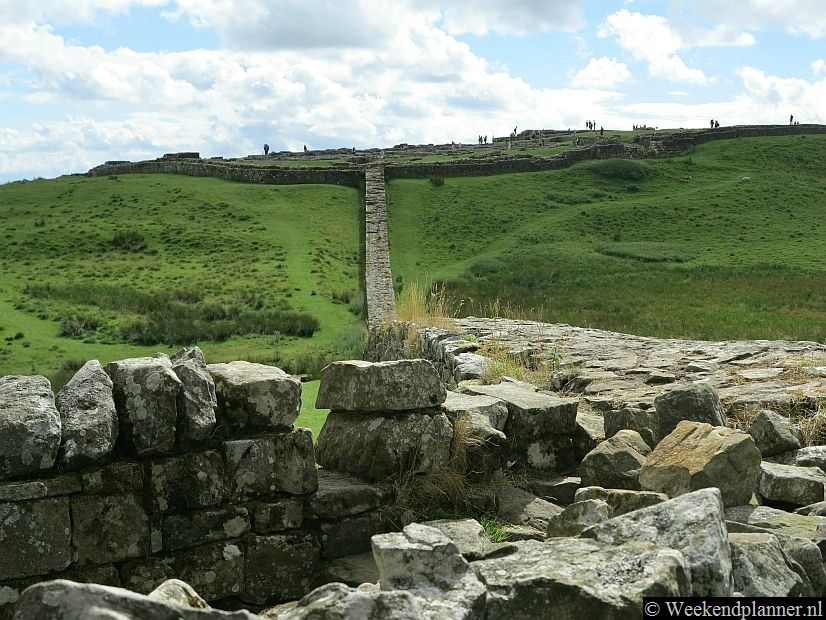 Iedere 1000 Romeinse mijlen stond een toren of een fort. Hier zie je Fort Housesteads bij het plaatsje Hexham.Foto's van het Romeinse Fort Housesteads.