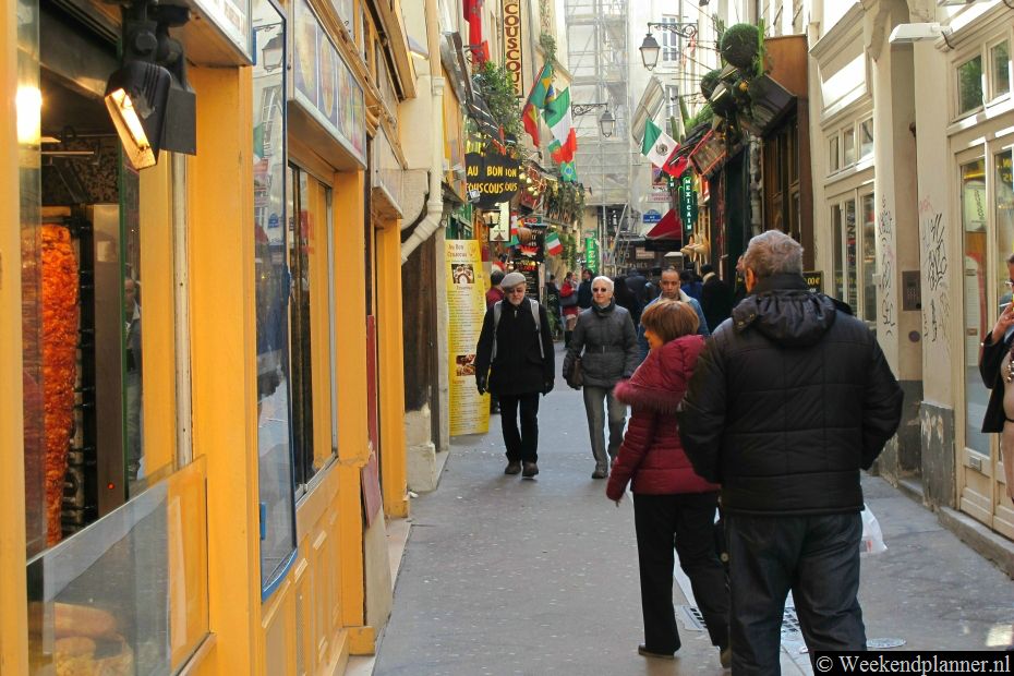 In Rue Xavier Privas, een zijstraat van Rue de lat Huchette, zijn veel Italiaanse restaurants.Foto's van het nabijgelegen Saint Germain.