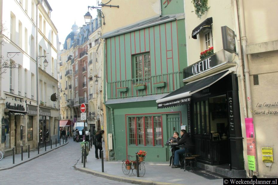 Quartier Latin is een wijk rond de universiteit Sorbonne in het centrum van Parijs. Hier vind je gezellige cafés, goedkope bistros, restaurants en budget hotels.Tips: De attracties van Quartier Latin.