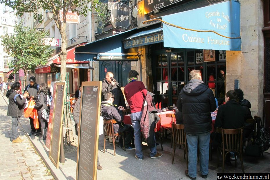 Rue de la Harpe is een leuk straatje in Quartier Latin met betaalbare restaurants.Tips: Bijzondere restaurants in Parijs .