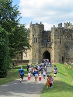  Alnwick Castle