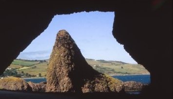 De Cushendun Caves